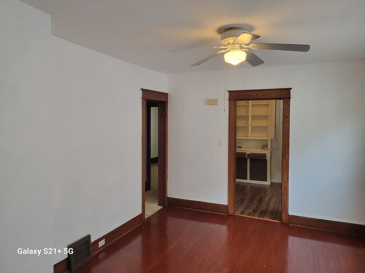 1022 W 30th St #2 - Photo 6 of 8