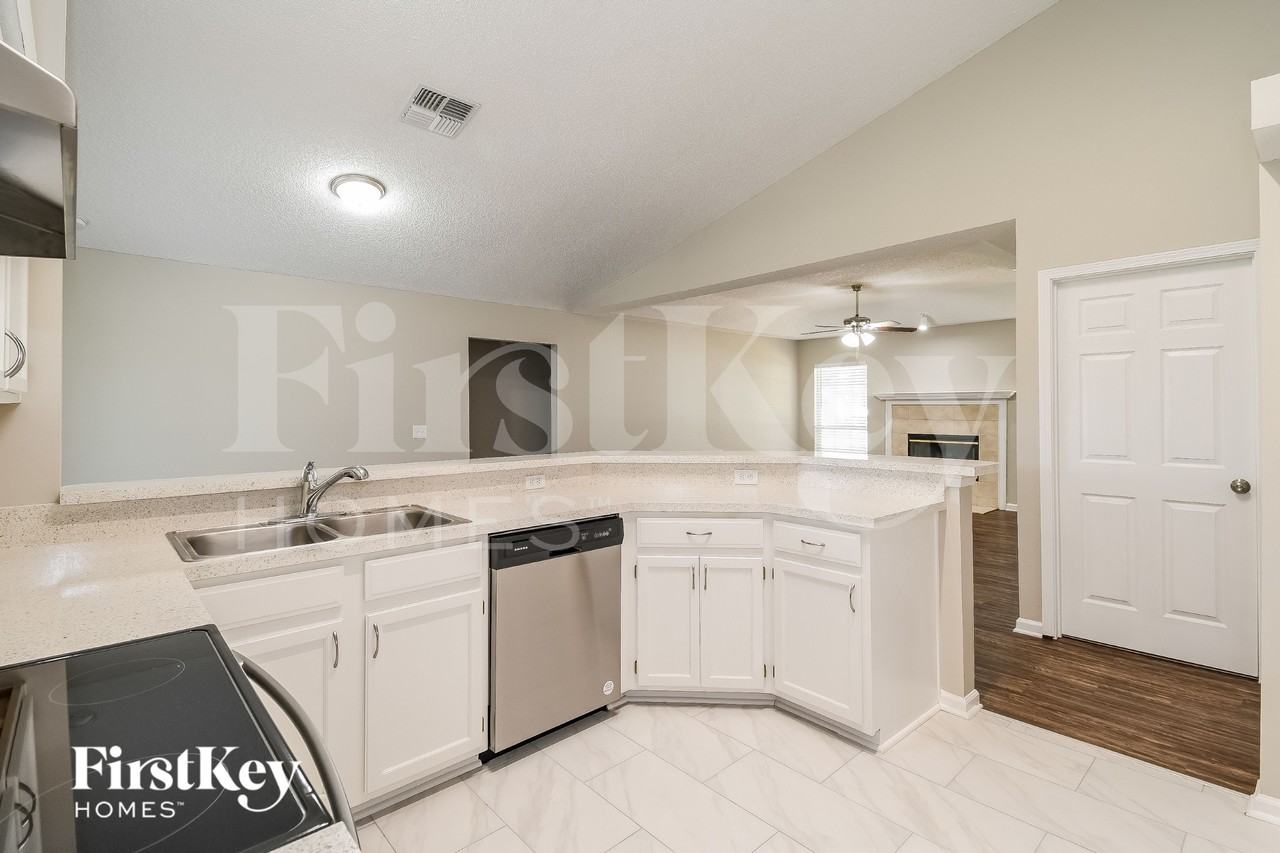 4630 Pebble Brook Dr - Photo 7 of 16
