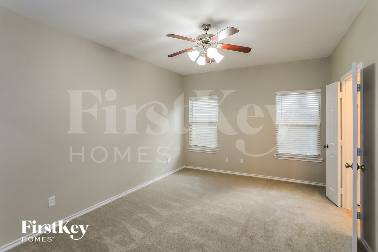 853 Jodie Dr - Photo 6 of 15