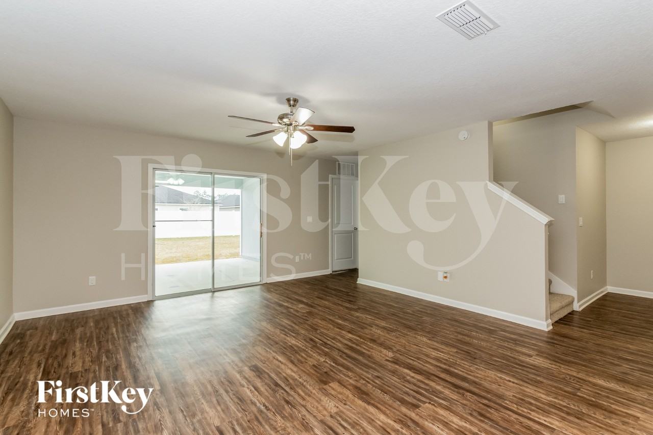 9836 Marine Ct - Photo 4 of 16