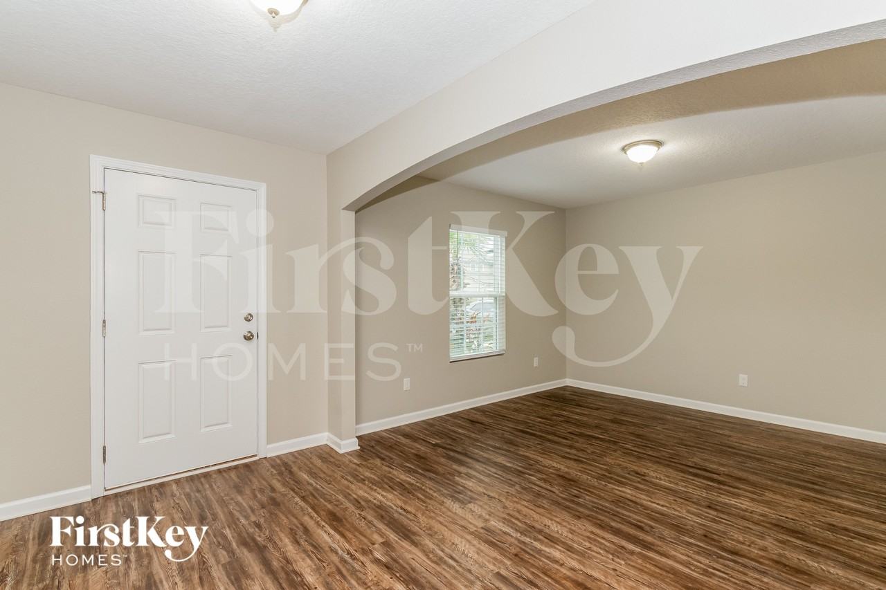 9836 Marine Ct - Photo 5 of 16