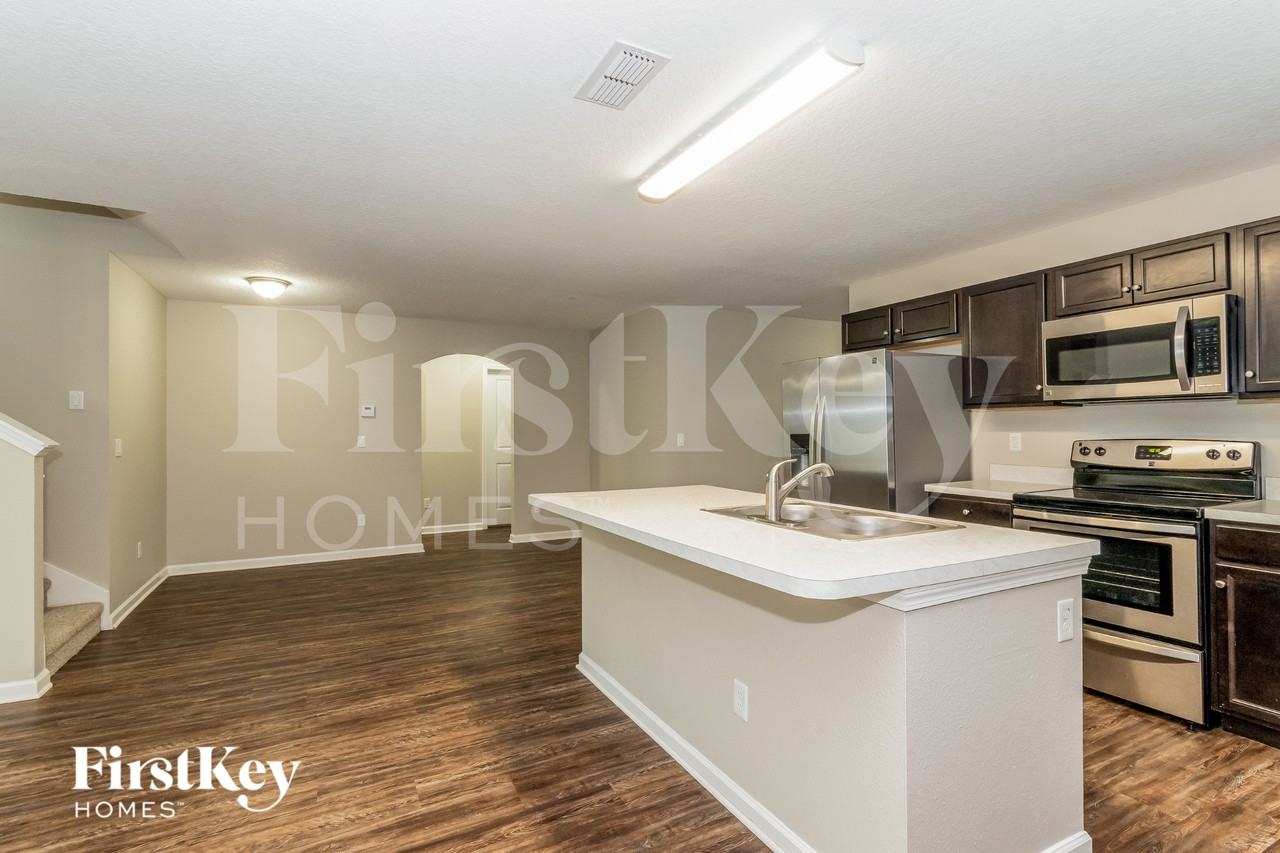 9836 Marine Ct - Photo 6 of 16