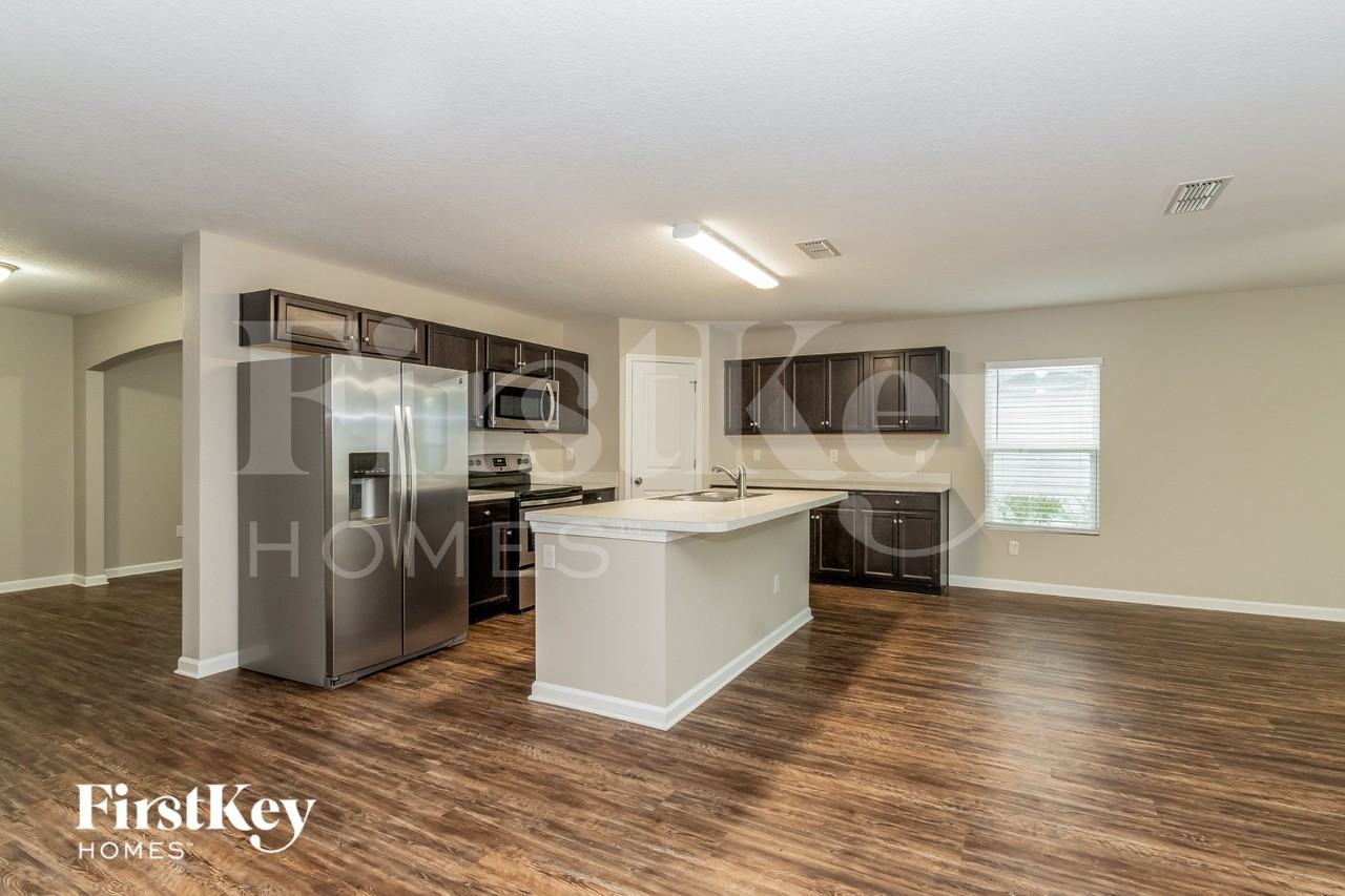 9836 Marine Ct - Photo 7 of 16
