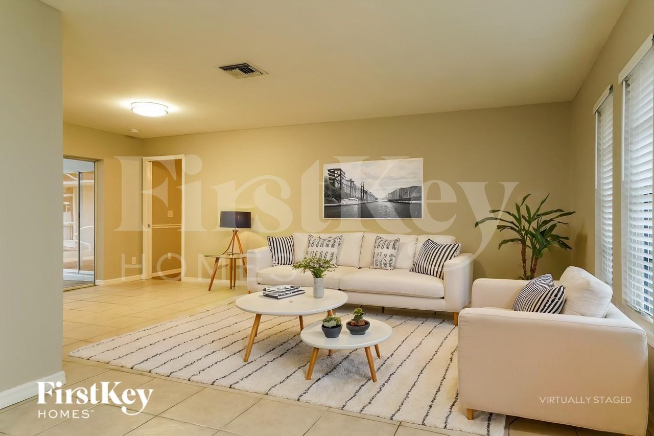 1108 Sw 22nd Ter - Photo 3 of 19