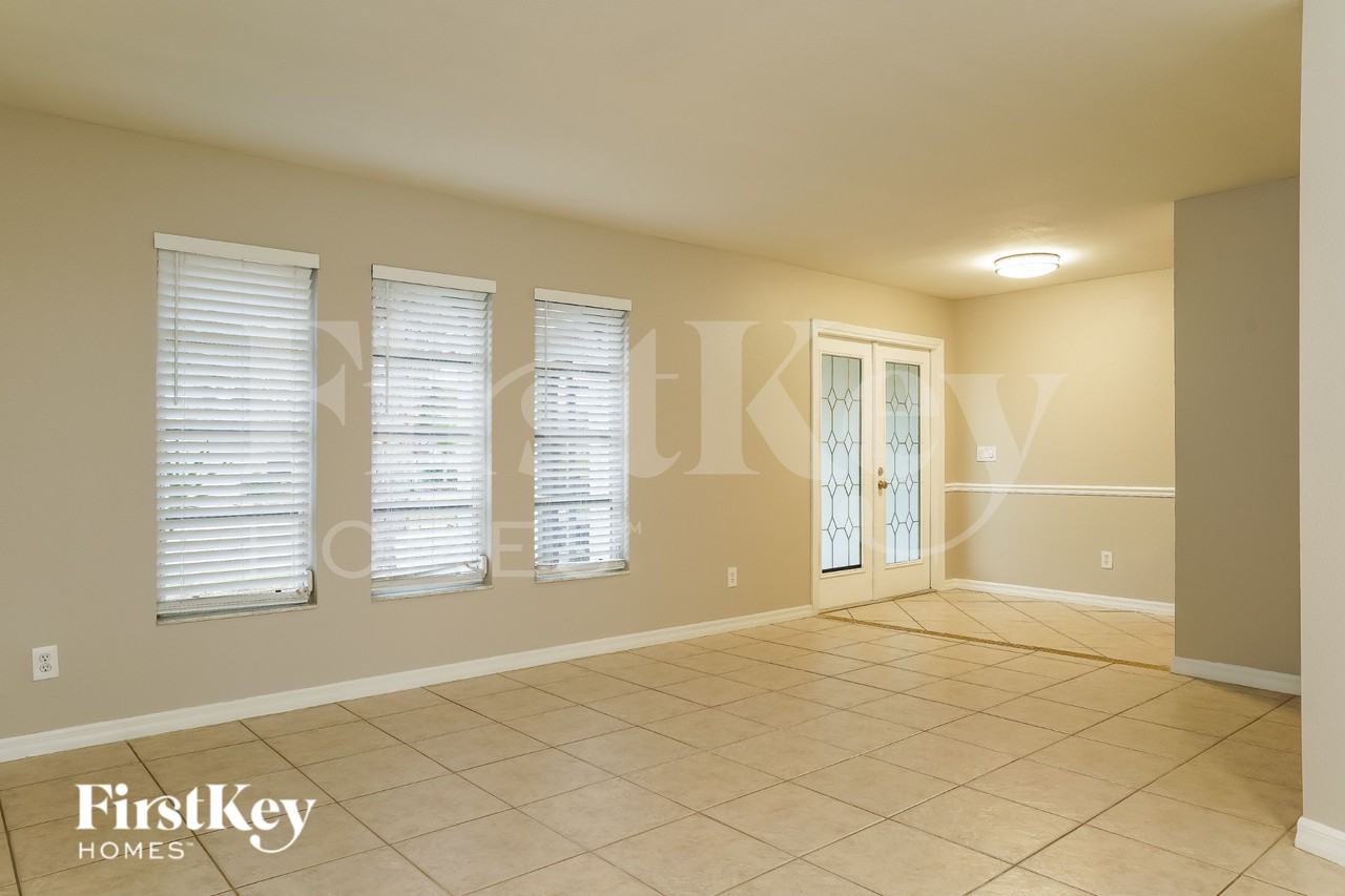 1108 Sw 22nd Ter - Photo 4 of 19