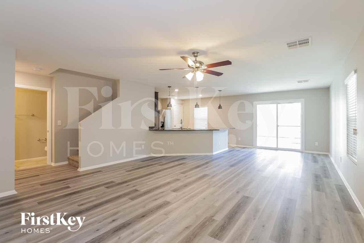9316 Polwarth Ct - Photo 4 of 15
