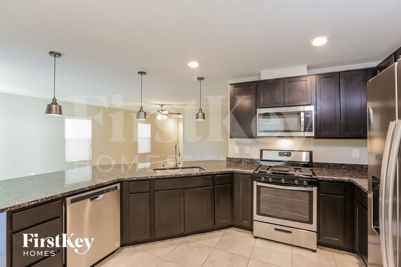 9316 Polwarth Ct - Photo 6 of 15