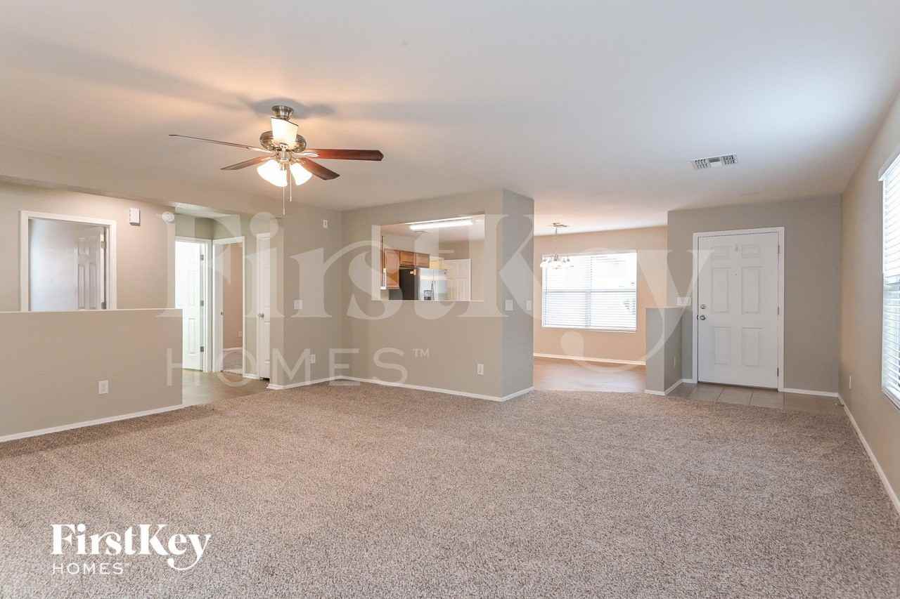 10234 E Wasp Spring Dr - Photo 2 of 15