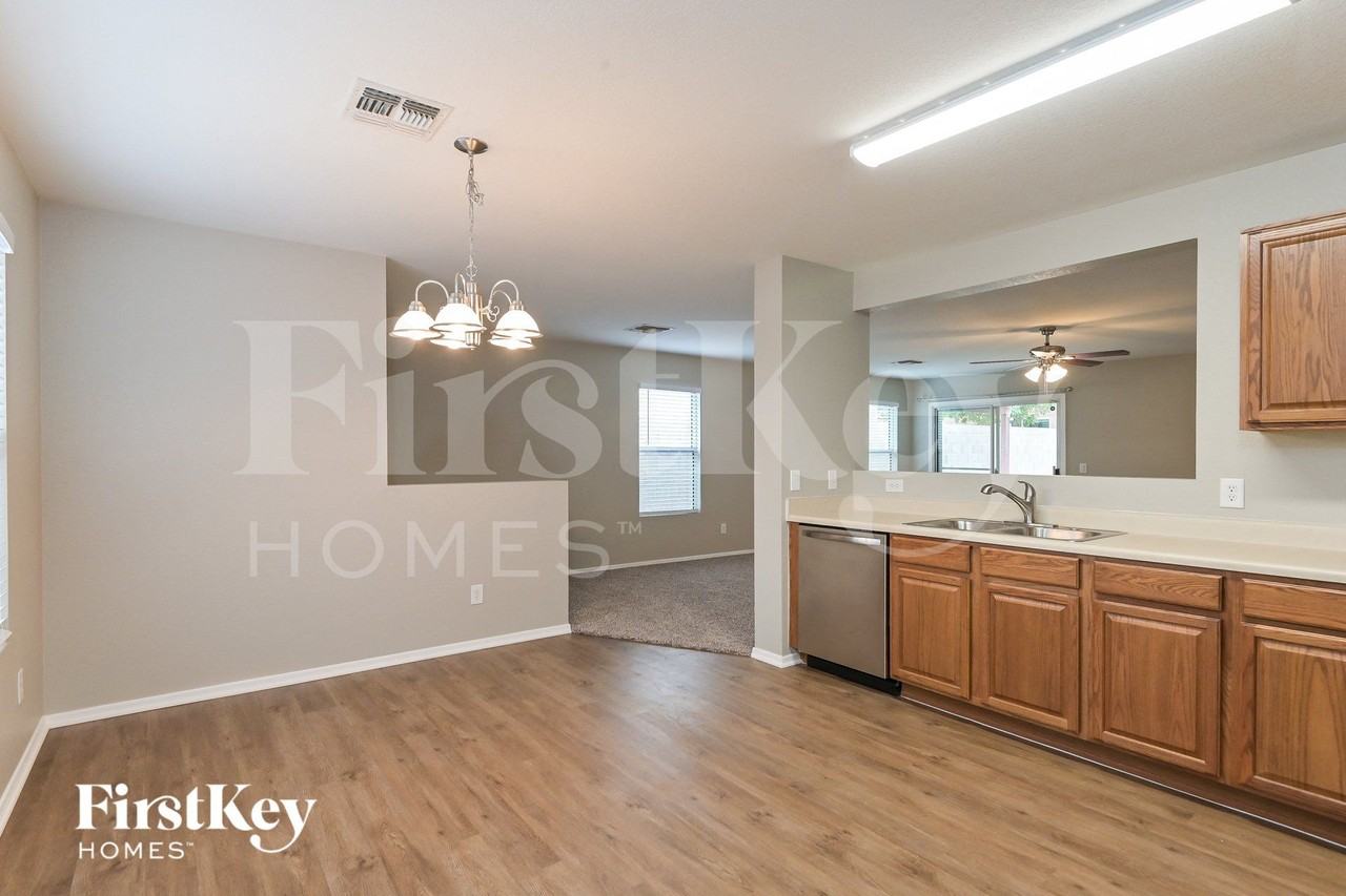 10234 E Wasp Spring Dr - Photo 4 of 15