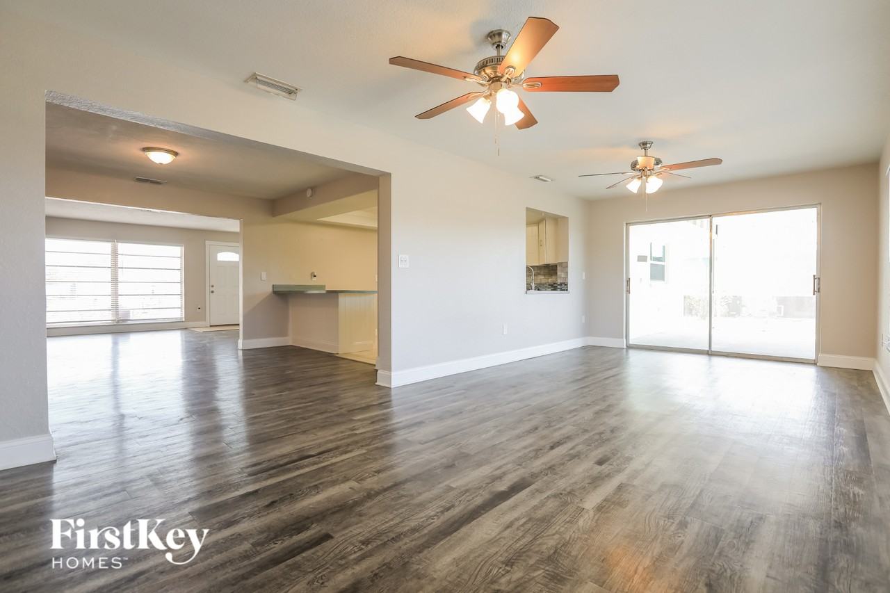 63 Rotonda Cir - Photo 5 of 15