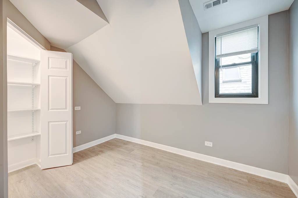 2525 W Haddon Ave #3 - Photo 7 of 17