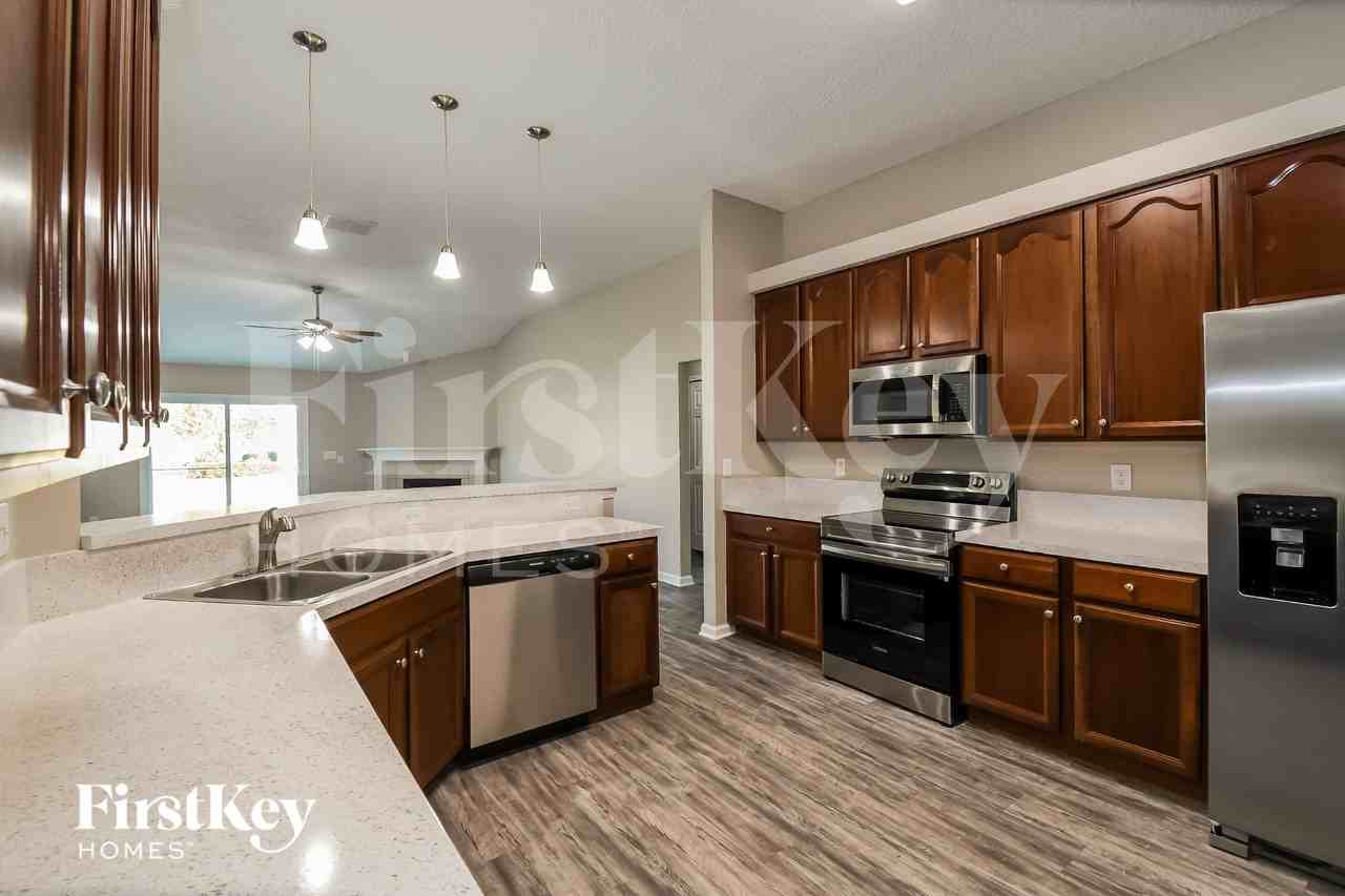 182 Greenfield Dr - Photo 7 of 16