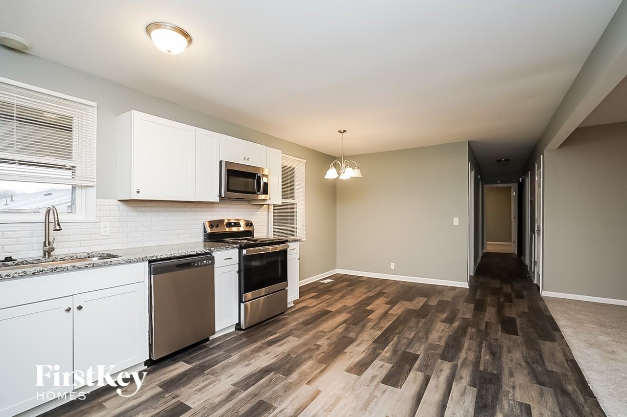 521 Savely Dr - Photo 6 of 15