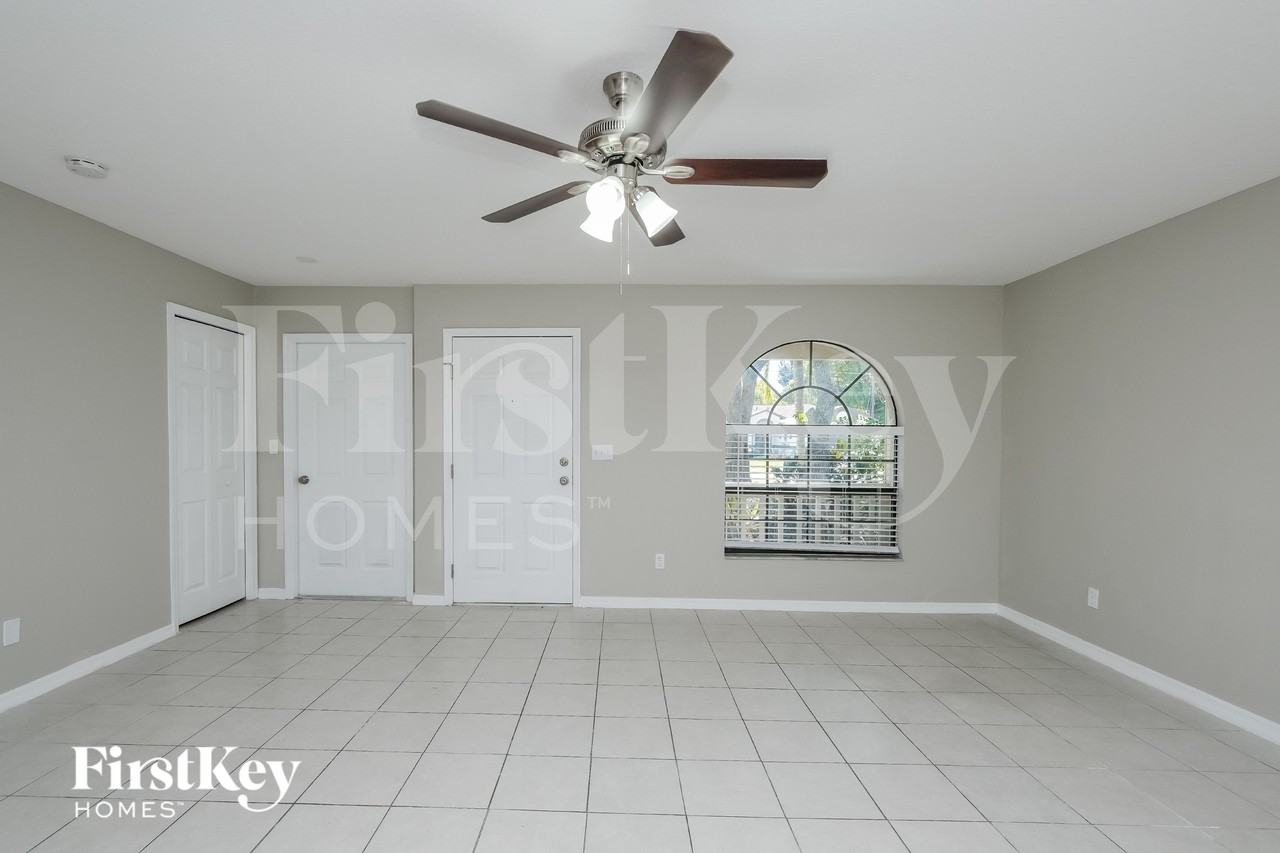 906 Hart St - Photo 3 of 15