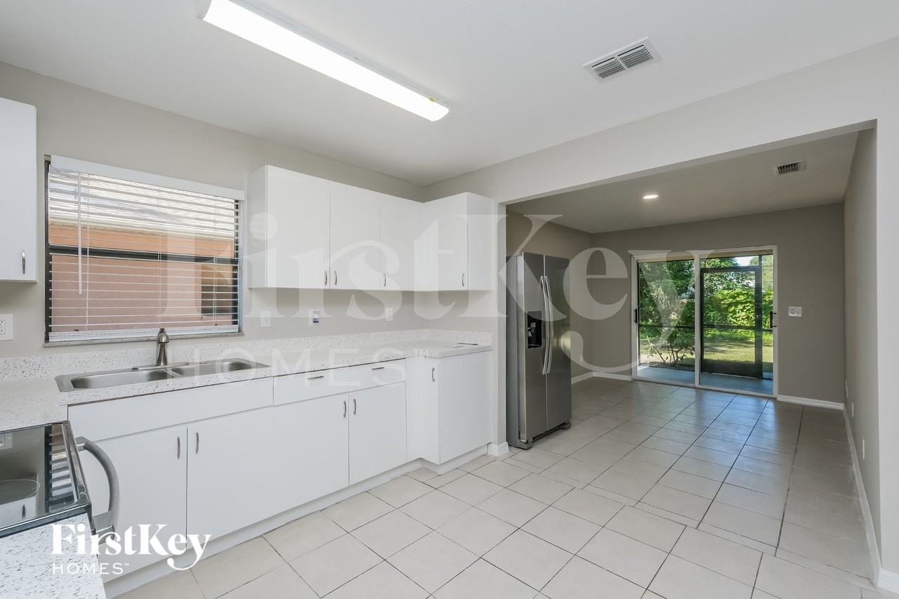 906 Hart St - Photo 6 of 15