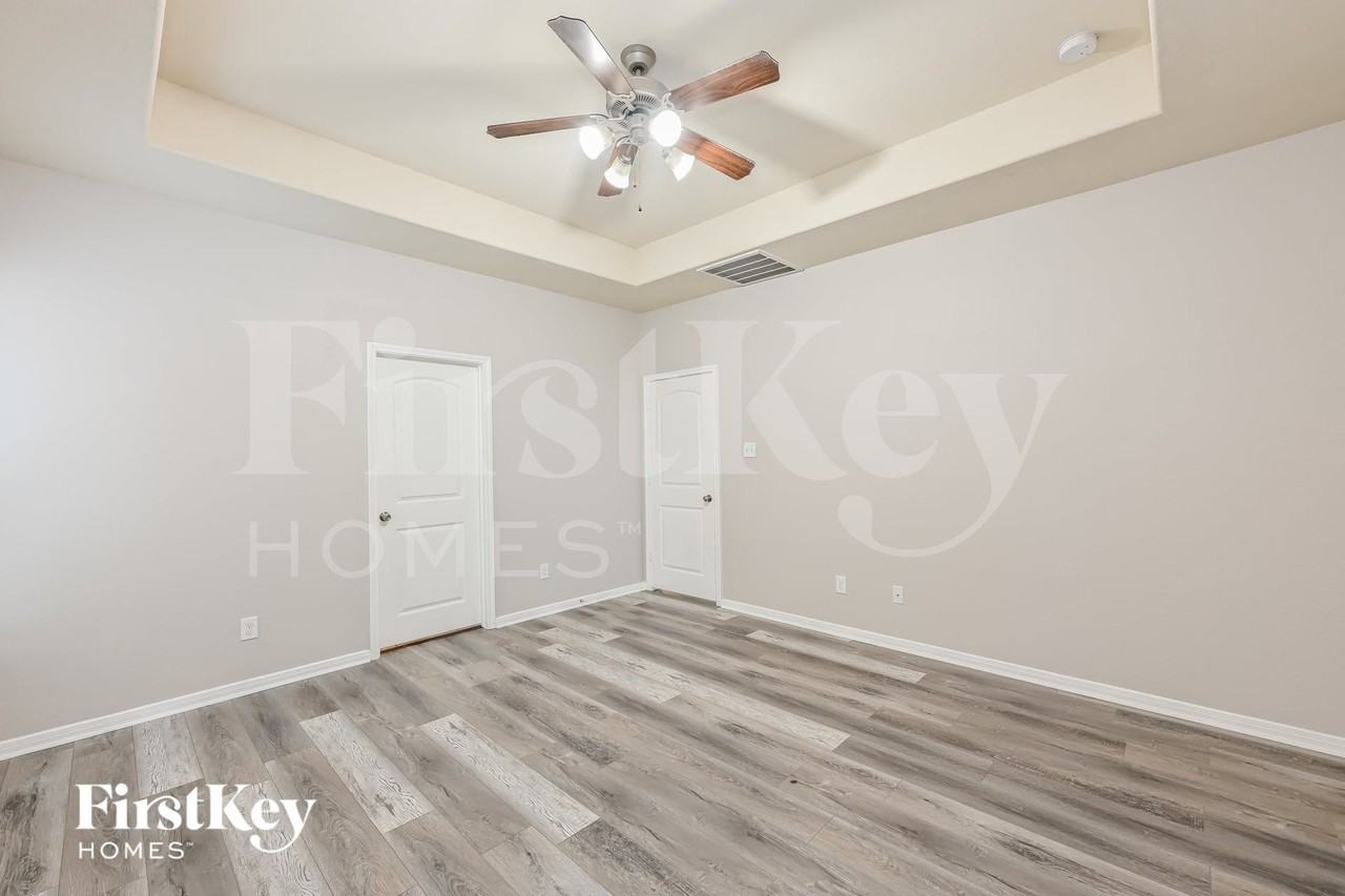 8110 Oahu Ct - Photo 7 of 15
