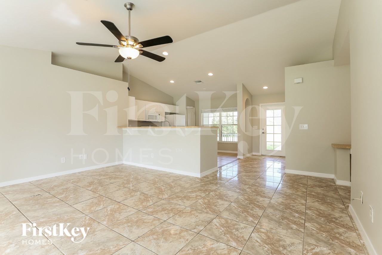 538 Flamingo Ave - Photo 4 of 16