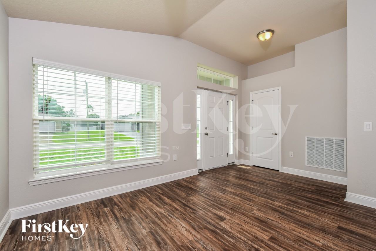 2716 Nw 3rd Ave - Photo 6 of 19