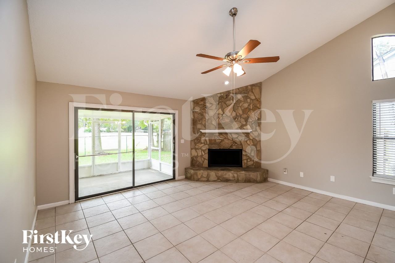3026 Rex Dr S - Photo 3 of 16