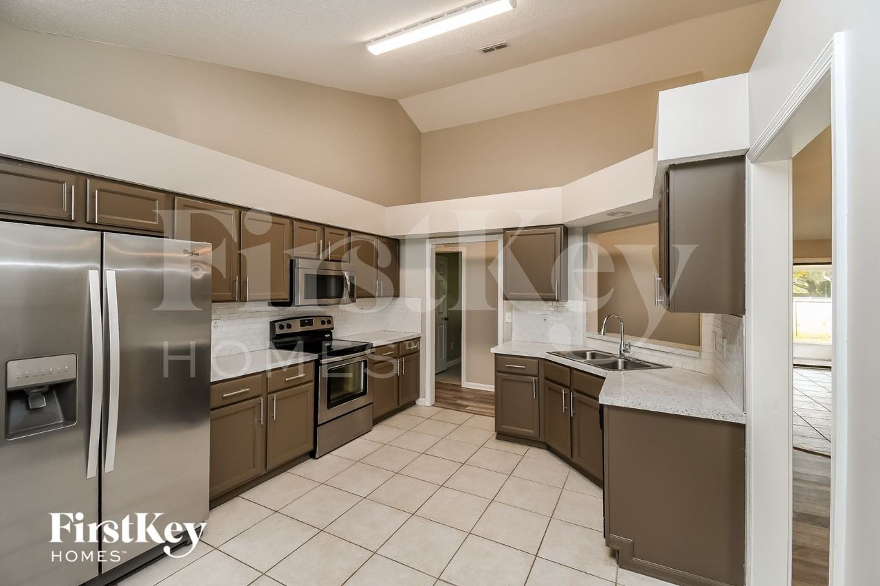 3026 Rex Dr S - Photo 6 of 16