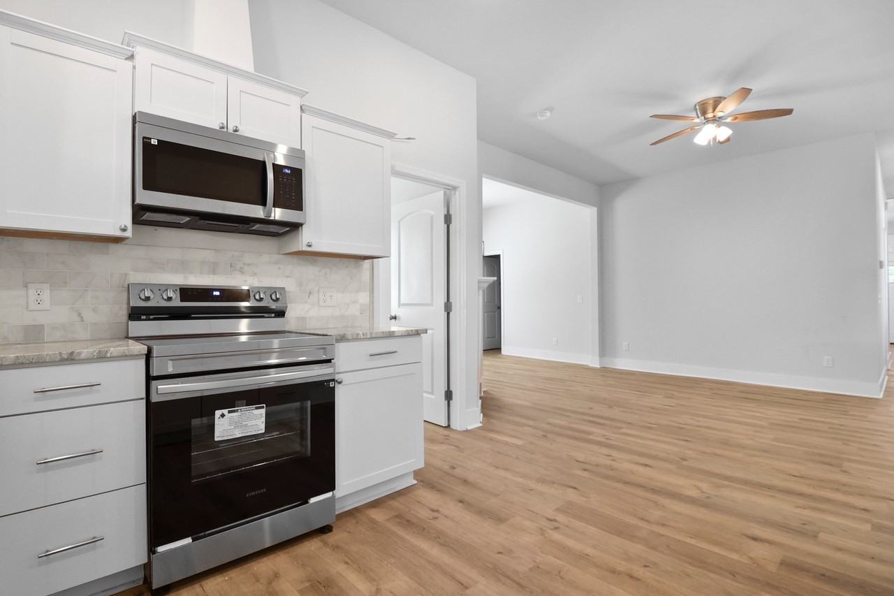 826 W Victory Dr - Photo 3 of 14