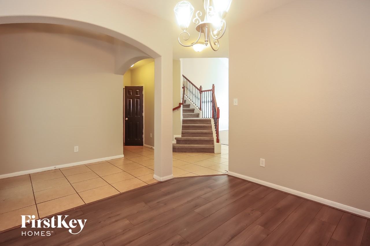 17214 Kobuk Valley Cir - Photo 4 of 15