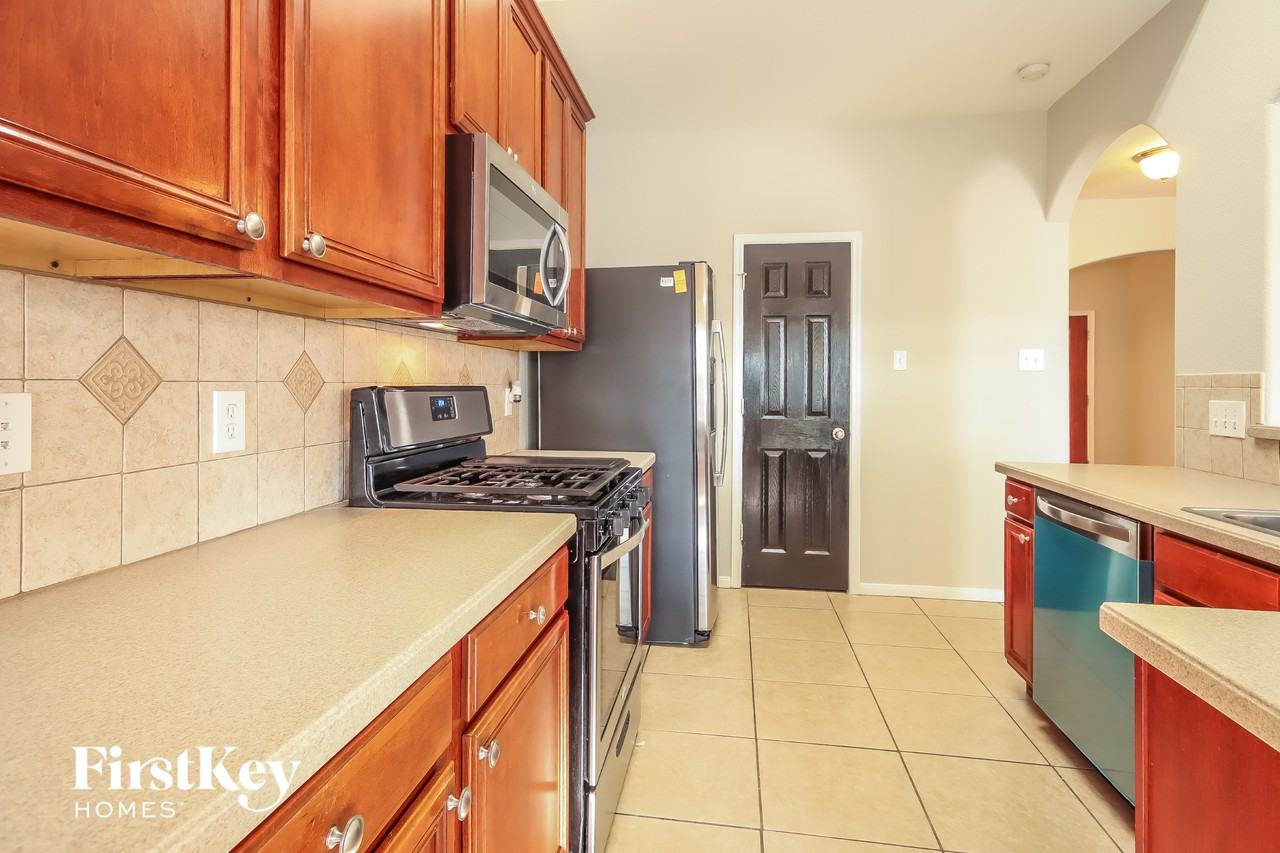 17214 Kobuk Valley Cir - Photo 7 of 15
