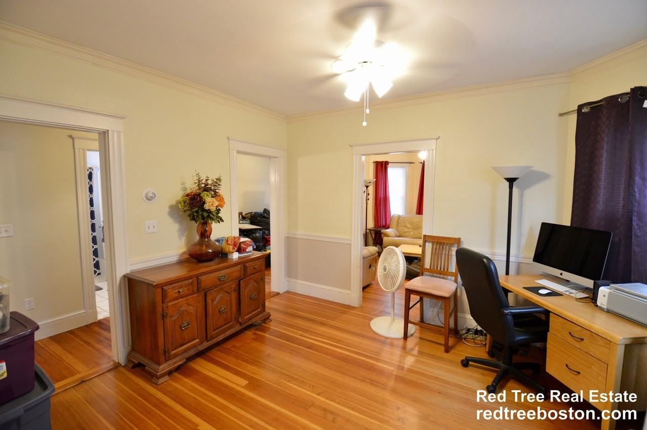 43 Woodlawn St - Photo 6 of 32