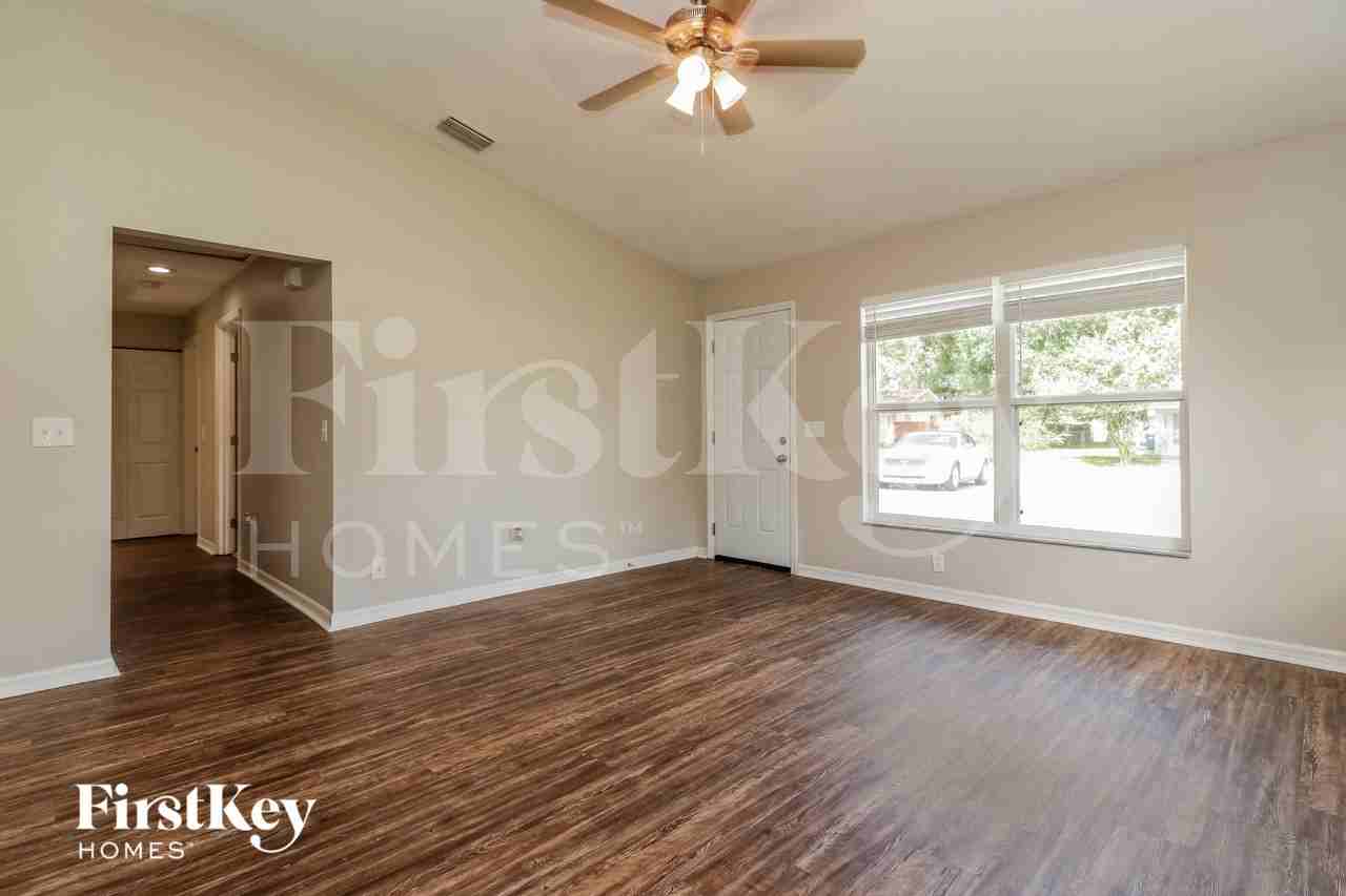2711 80th Ave E - Photo 4 of 16