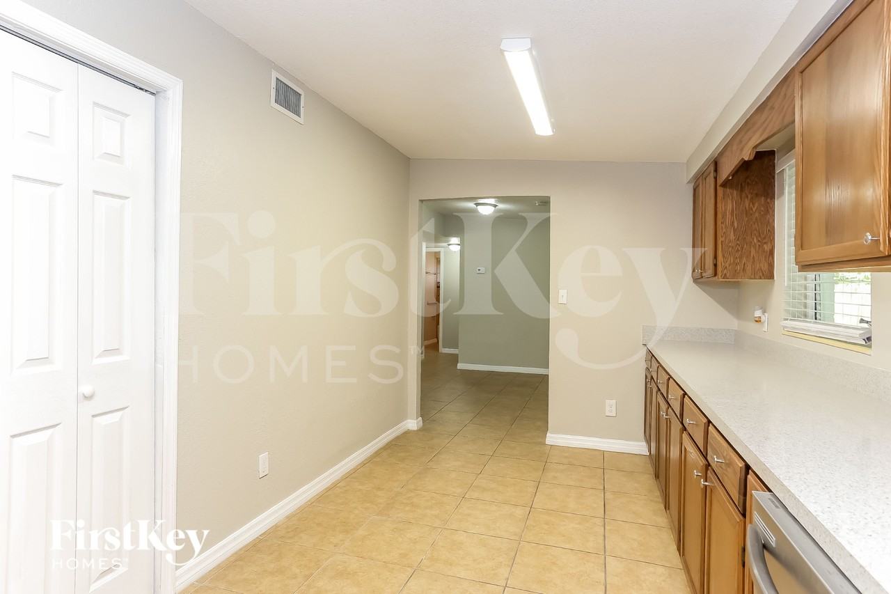 7716 Monetta Dr - Photo 7 of 16