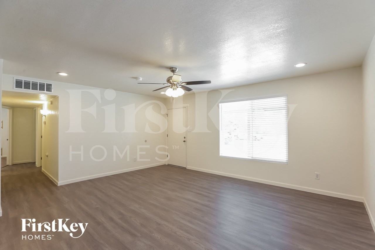 3124 W San Miguel Ave - Photo 3 of 13