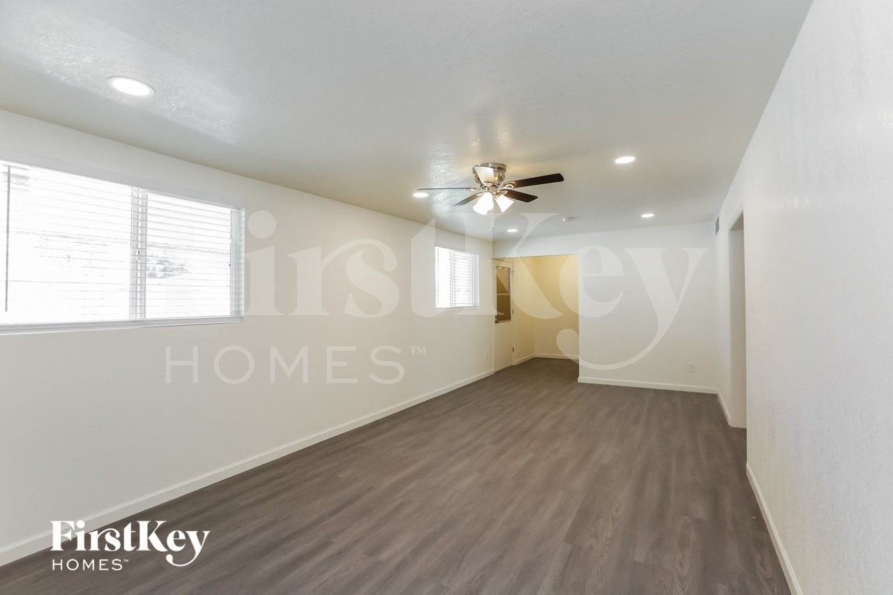 3124 W San Miguel Ave - Photo 6 of 13
