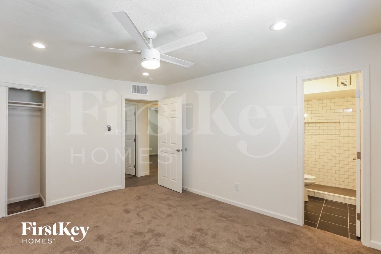 3124 W San Miguel Ave - Photo 7 of 13
