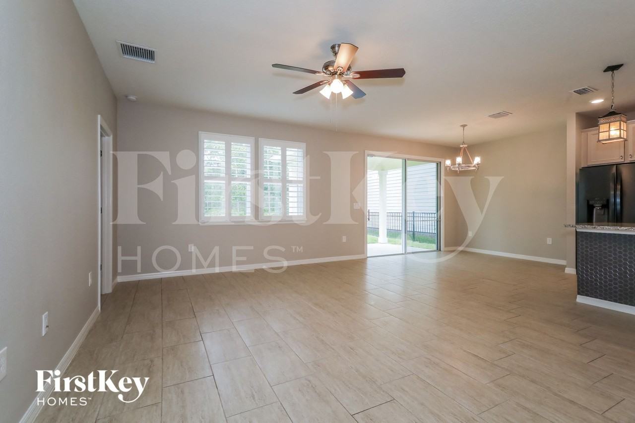 365 La Mancha Dr - Photo 4 of 15