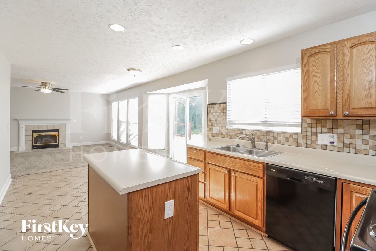 1165 Bear Grass Way - Photo 4 of 15