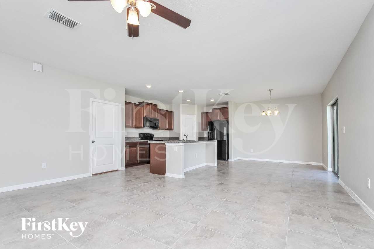 10237 Carloway Hills Dr - Photo 3 of 15