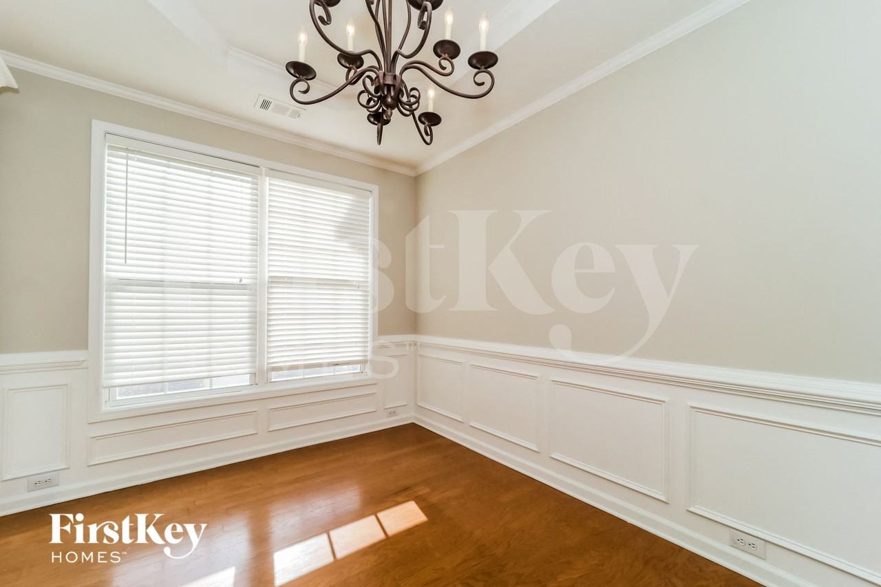 5811 Buckner Creek Dr - Photo 4 of 15