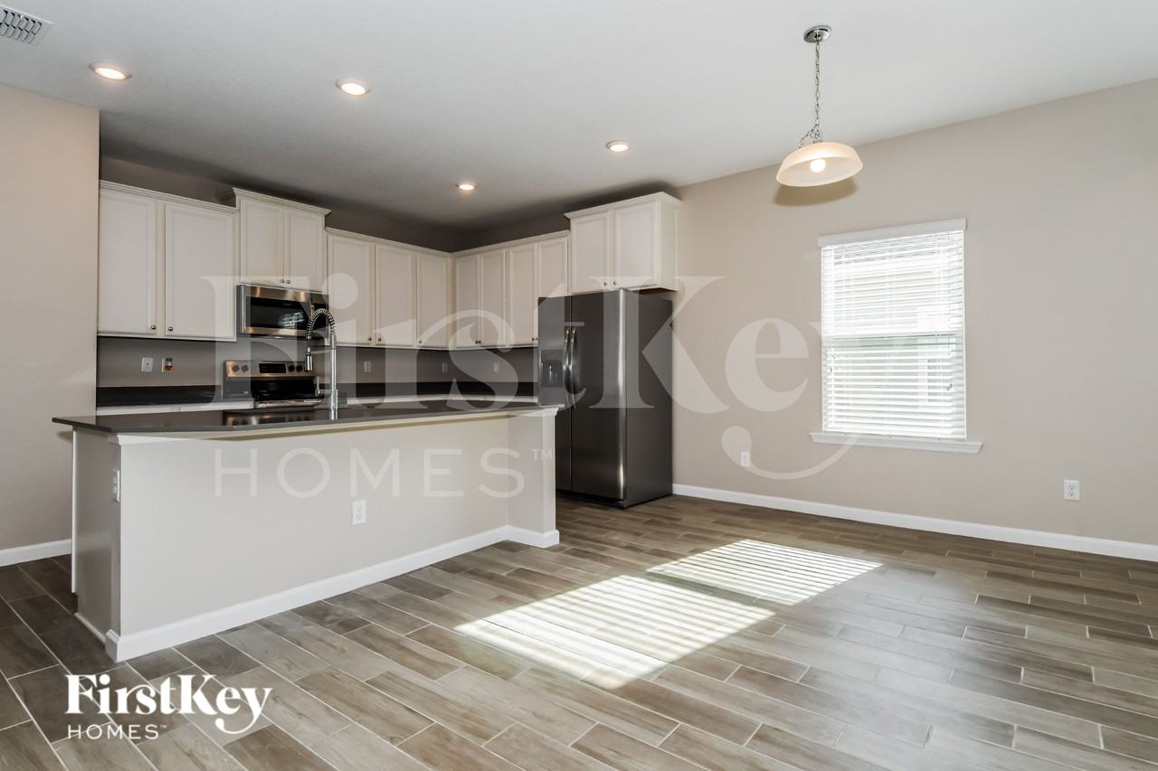 15803 Douglas Lake Dr - Photo 5 of 19