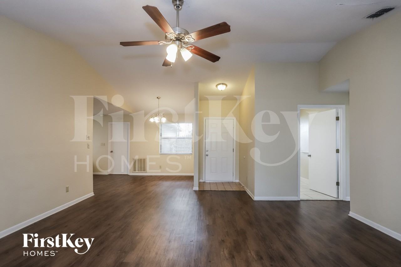 9923 57th Way N - Photo 3 of 15
