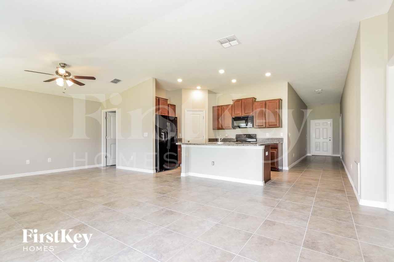 9620 Sage Creek Dr - Photo 5 of 15