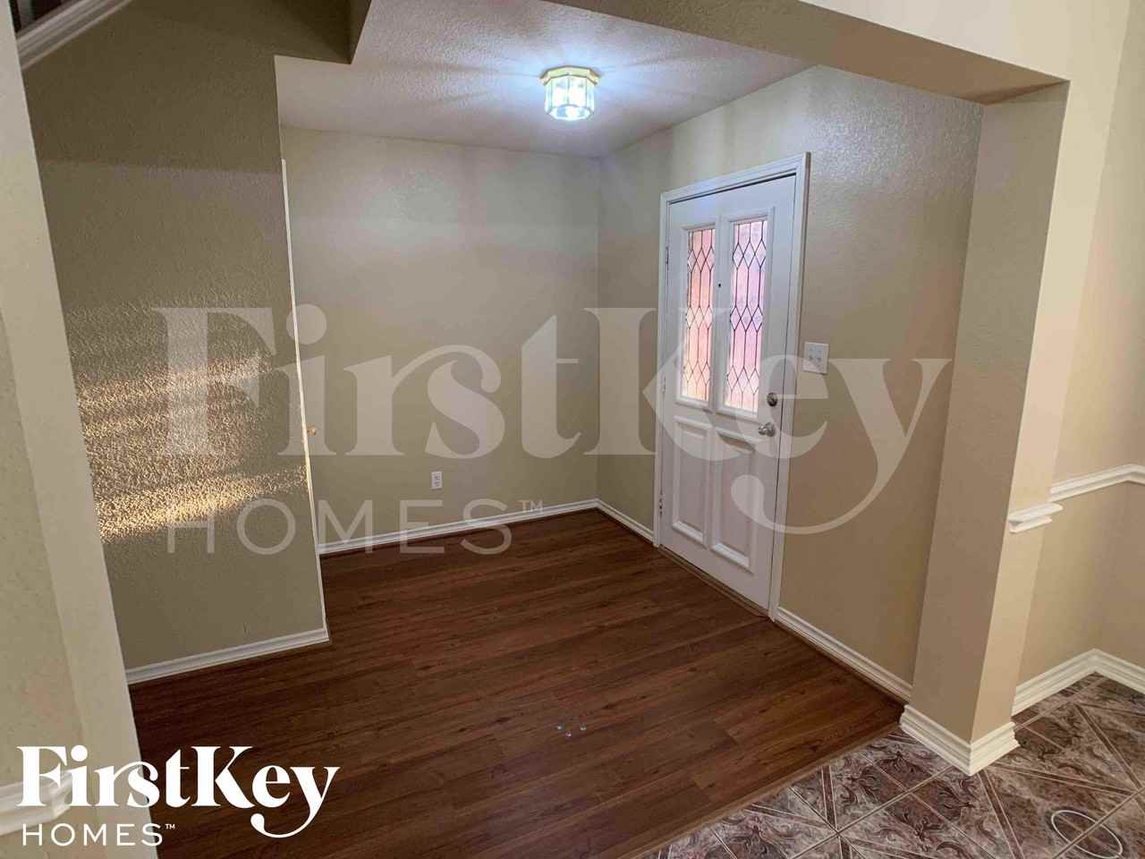 9342 Bowmore Ct - Photo 2 of 39