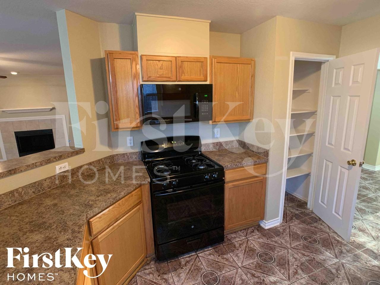 9342 Bowmore Ct - Photo 4 of 39