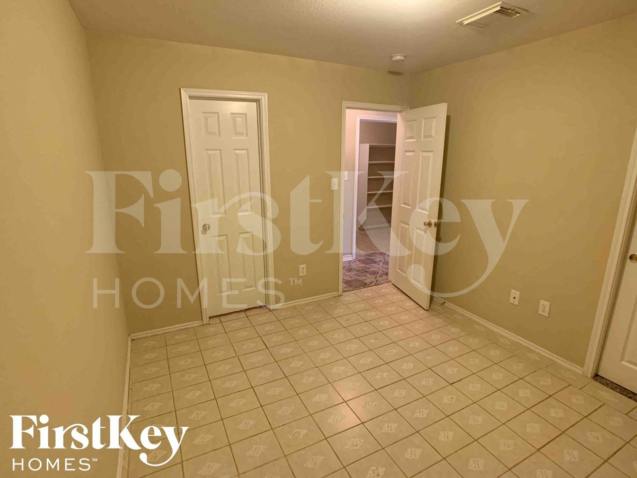 9342 Bowmore Ct - Photo 6 of 39