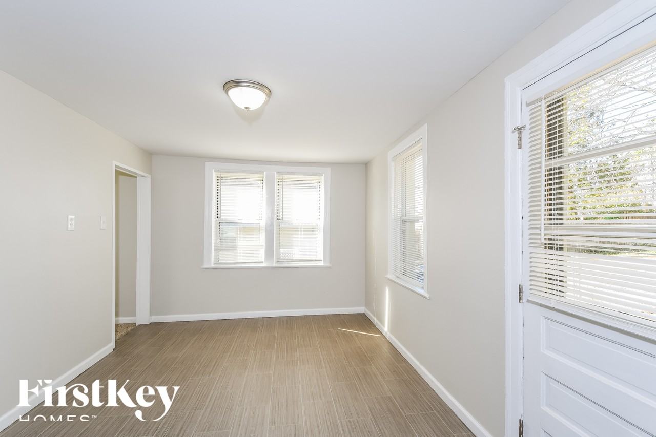 929 Wachtel Ave - Photo 3 of 16