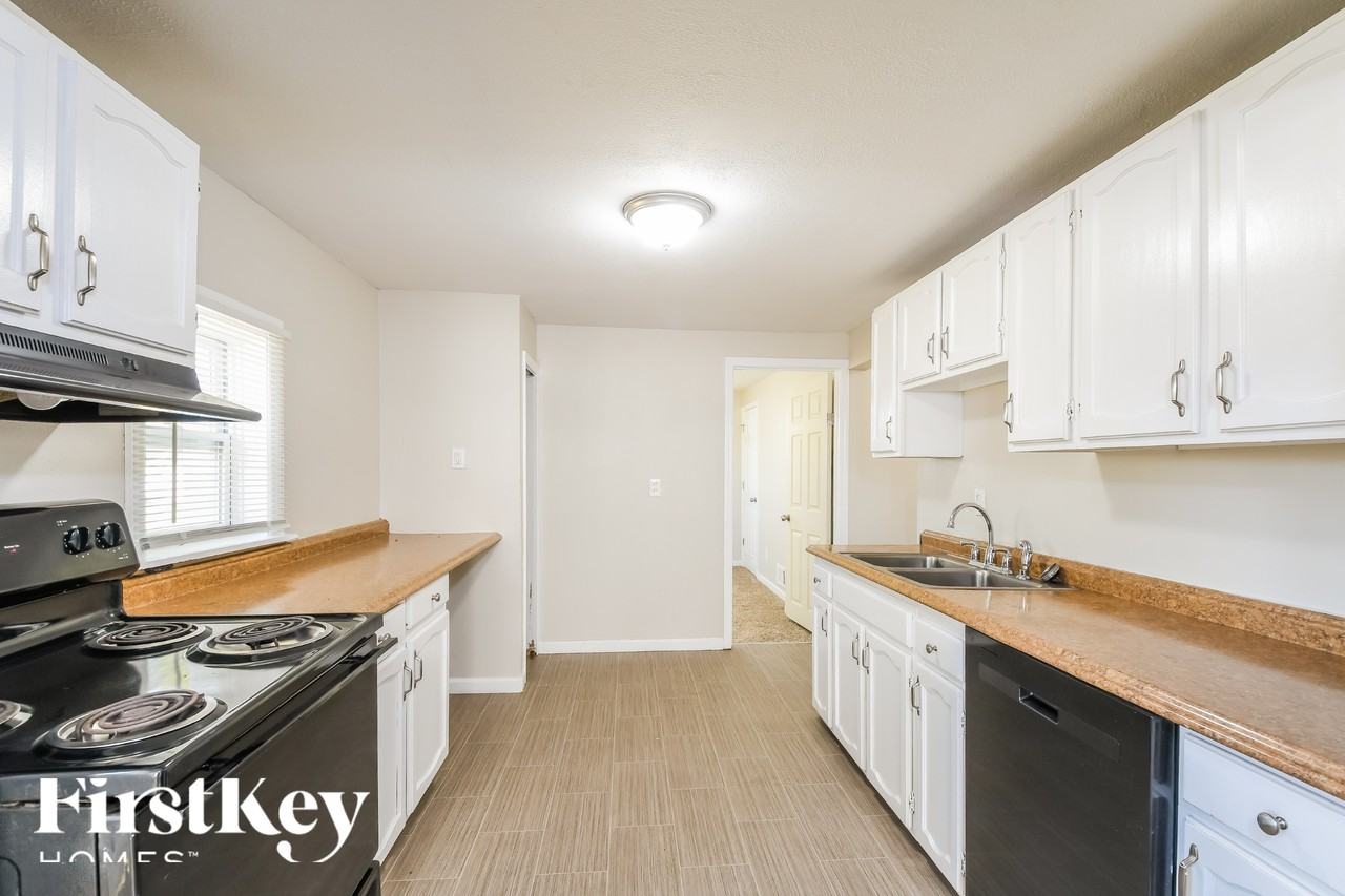 929 Wachtel Ave - Photo 4 of 16