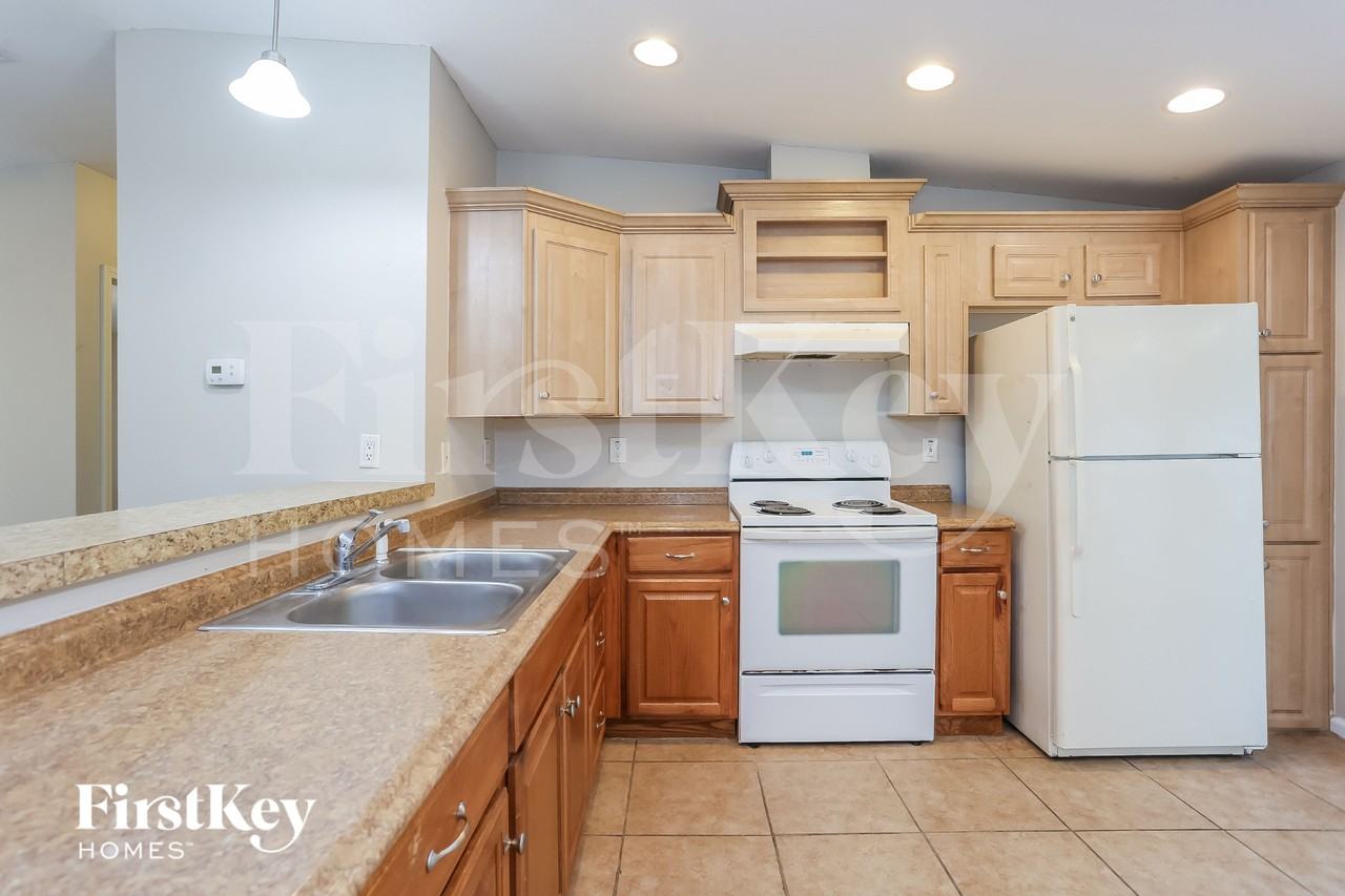 805 35th Ave S - Photo 4 of 16