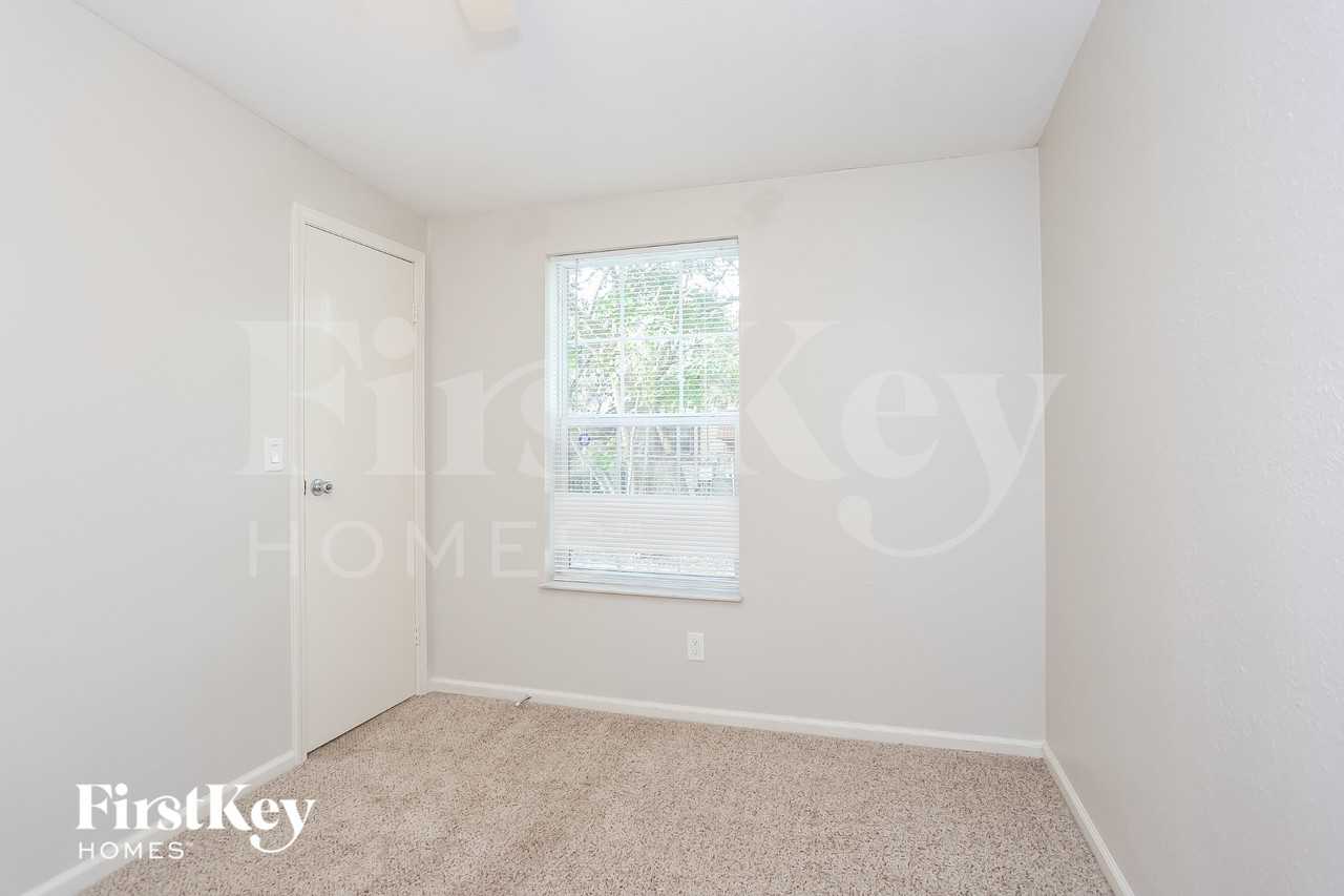 805 35th Ave S - Photo 6 of 16