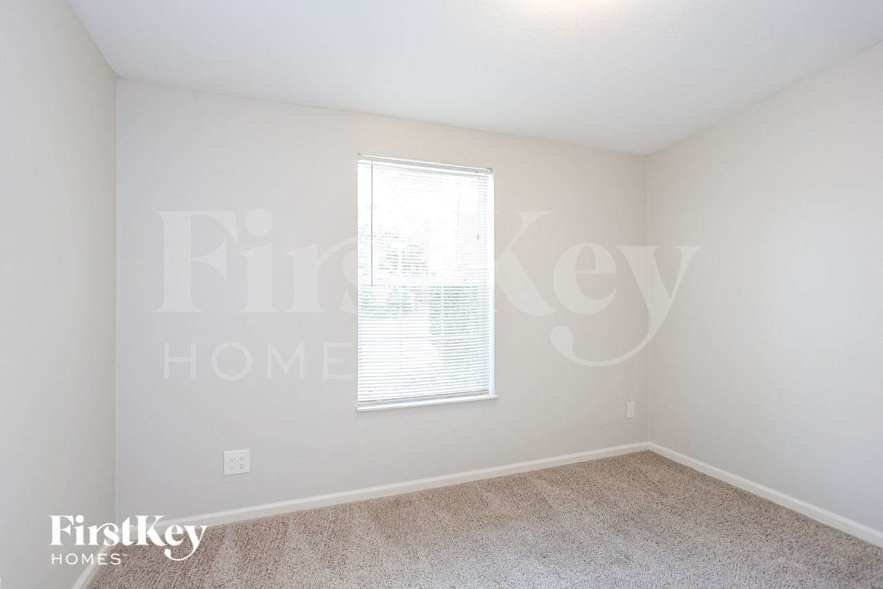805 35th Ave S - Photo 7 of 16