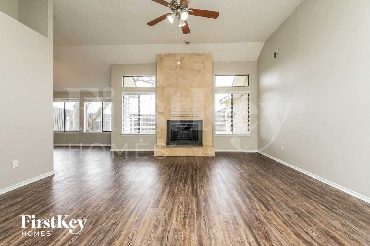 7921 Rice Dr - Photo 2 of 16