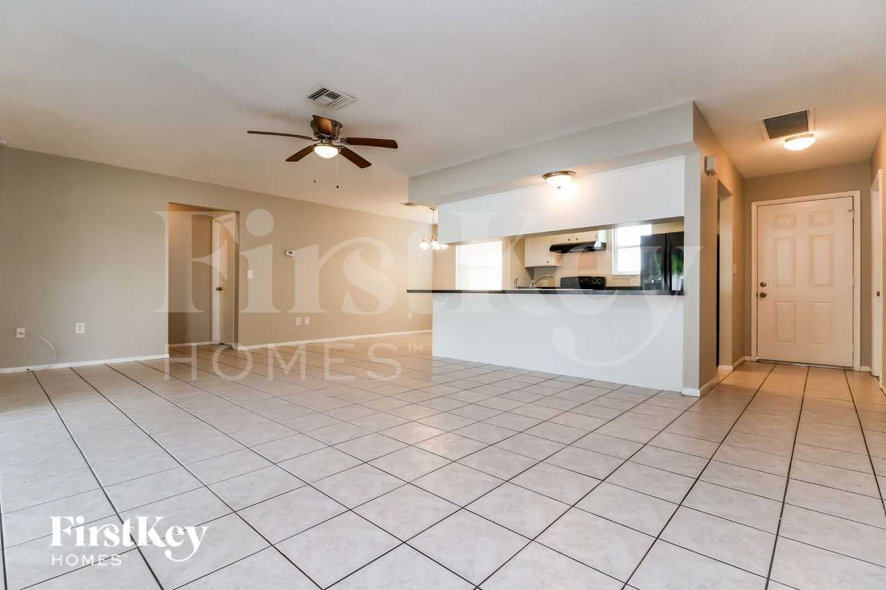 7704 Riverdale Dr - Photo 2 of 16